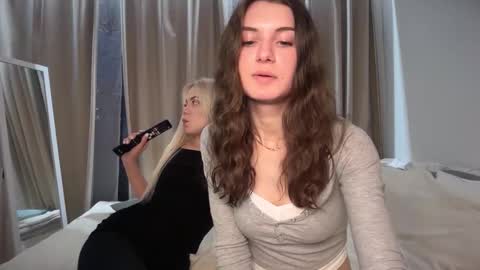 sweetie_kitty888 online show from October 21, 2025, 3:57 pm