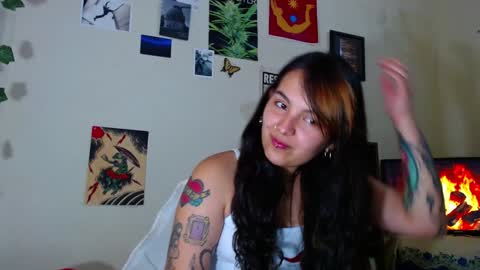 Snapshot of sweetie_maryy chatting on February 1, 2025, 3:41 am Maria my insta sweetie maryy online show from February 1, 2025, 3:41 am