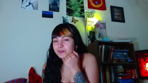Snapshot of sweetie_maryy chatting on February 14, 2025, 5:25 pm Maria my insta sweetie maryy online show from February 14, 2025, 5:25 pm