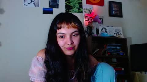 Snapshot of sweetie_maryy chatting on March 1, 2025, 1:11 am Maria my insta sweetie maryy online show from March 1, 2025, 1:11 am