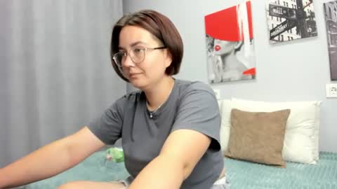 Snapshot of sweetie_rozzy chatting on June 26, 2026, 1:43 am ROZZY online show from June 26, 2026, 1:43 am