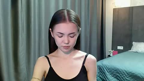 sweetieee_kira online show from October 5, 2025, 7:01 pm