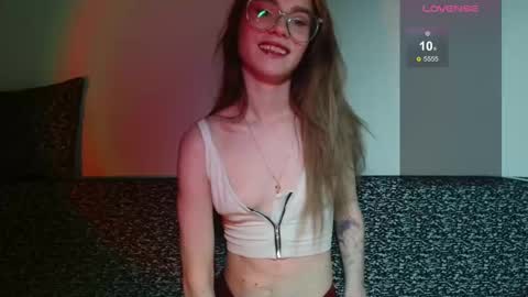 Snapshot of sweetiekris chatting on October 1, 2025, 11:00 pm sweetiekris online show from October 1, 2025, 11:00 pm