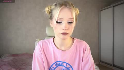 sweetie Lisa3 online show from March 11, 2025, 1:56 pm