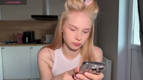 sweetie Lisa3 online show from May 28, 2026, 3:26 am