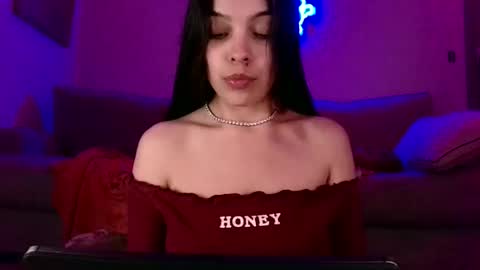 Snapshot of sweetieslikebutter chatting on February 22, 2025, 5:55 am Blu Sweets online show from February 22, 2025, 5:55 am