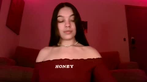 Snapshot of sweetieslikebutter chatting on March 4, 2025, 9:43 pm Blu Sweets online show from March 4, 2025, 9:43 pm