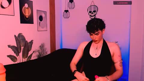 Snapshot of sweetjames2810 chatting on November 18, 2025, 7:07 pm SWEETJAMES online show from November 18, 2025, 7:07 pm