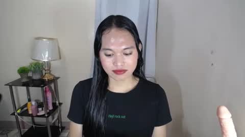 Snapshot of sweetjenn_uwuxx chatting on September 21, 2025, 11:28 pm JUST CALL ME JENN online show from September 21, 2025, 11:28 pm