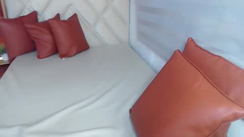   online show from November 3, 2025, 11:04 pm