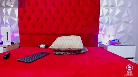 Lauren online show from March 4, 2025, 8:35 am