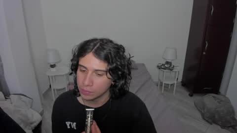 Lian online show from April 17, 2026, 2:03 am