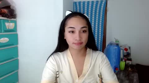 Snapshot of sweetlilly_18 chatting on December 5, 2024, 3:28 pm Lilly online show from December 5, 2024, 3:28 pm