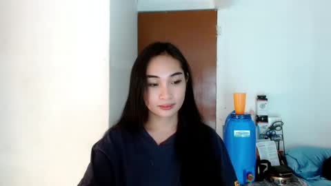 Snapshot of sweetlilly_18 chatting on January 1, 2025, 5:11 pm Lilly online show from January 1, 2025, 5:11 pm