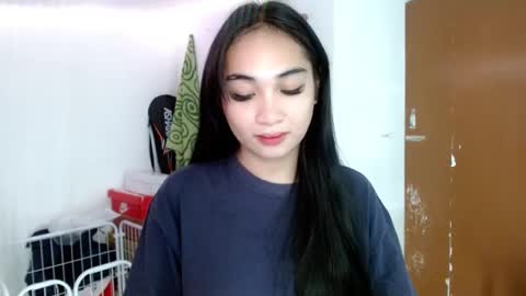 Snapshot of sweetlilly_18 chatting on February 16, 2025, 10:21 am Lilly online show from February 16, 2025, 10:21 am