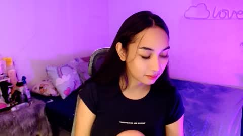 Snapshot of sweetlilly_18 chatting on December 18, 2025, 3:45 am Lilly online show from December 18, 2025, 3:45 am