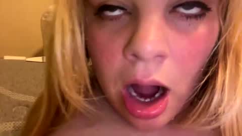 Lisa  online show from March 5, 2025, 11:05 pm