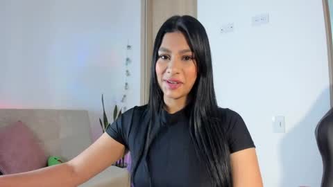 instagram sweetluna 0 online show from March 31, 2026, 1:33 pm