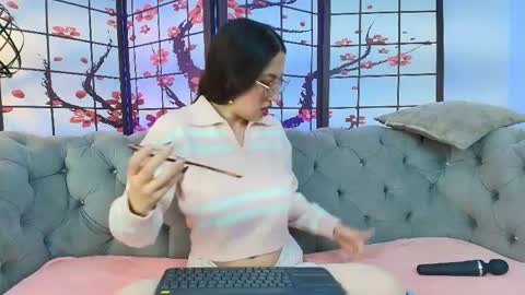 sweetlyundone online show from June 4, 2026, 7:09 pm