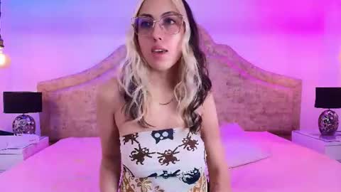 sweetlyundone online show from June 20, 2026, 7:16 pm