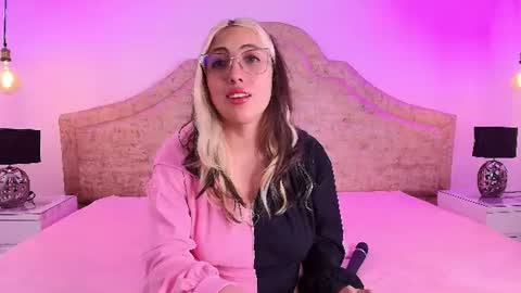 sweetlyundone online show from June 23, 2026, 9:02 pm