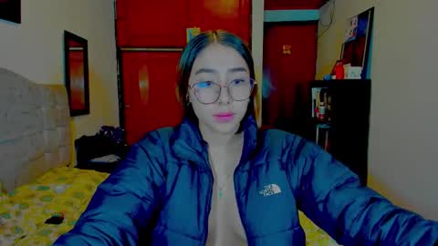 Snapshot of sweetmaddiee_ chatting on March 20, 2026, 1:21 am Maddie online show from March 20, 2026, 1:21 am