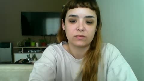 sweetmoonns2 online show from October 13, 2025, 5:46 pm