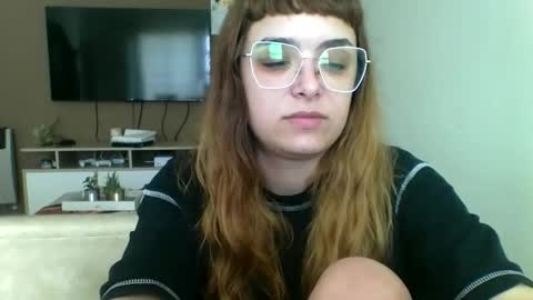 sweetmoonns2 online show from October 15, 2025, 6:08 pm