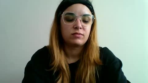 sweetmoonns2 online show from October 20, 2025, 6:30 pm