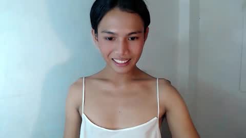 Nia online show from November 5, 2025, 4:56 am