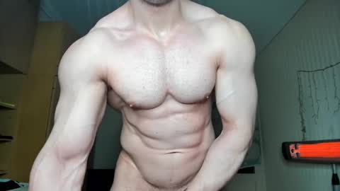 Snapshot of sweetmuscles_boy chatting on December 31, 2024, 5:11 am Lorenzo online show from December 31, 2024, 5:11 am
