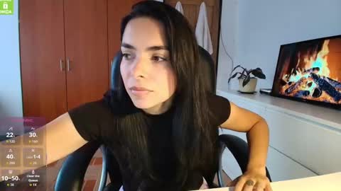 Snapshot of sweetmysterious18 chatting on September 25, 2025, 11:14 am Sweet Mysterious online show from September 25, 2025, 11:14 am