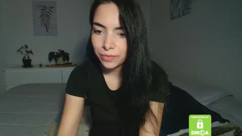 Snapshot of sweetmysterious18 chatting on November 25, 2025, 10:48 am Sweet Mysterious online show from November 25, 2025, 10:48 am