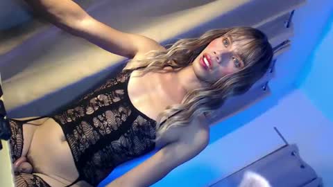 Snapshot of sweetnaughty_mia chatting on July 7, 2026, 10:19 am sweetnaughty_mia online show from July 7, 2026, 10:19 am