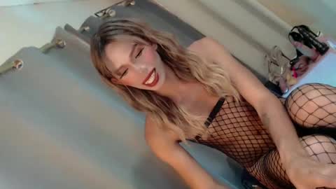 Snapshot of sweetnaughty_mia chatting on July 12, 2026, 8:16 am sweetnaughty_mia online show from July 12, 2026, 8:16 am