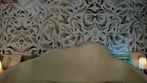 Snapshot of sweetness_siren chatting on May 17, 2026, 5:27 am siren online show from May 17, 2026, 5:27 am