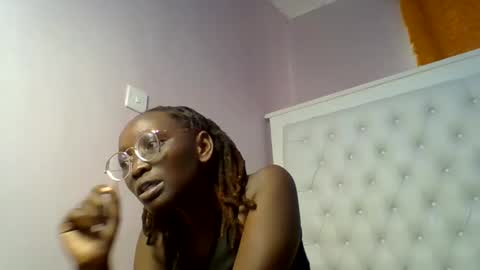 Novah girlie online show from June 8, 2026, 1:44 pm