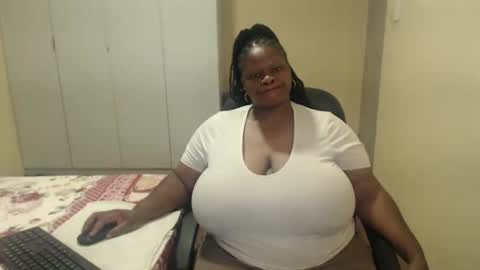 Snapshot of sweetnoziexxx chatting on January 18, 2025, 11:21 am sweetnoziexxx online show from January 18, 2025, 11:21 am