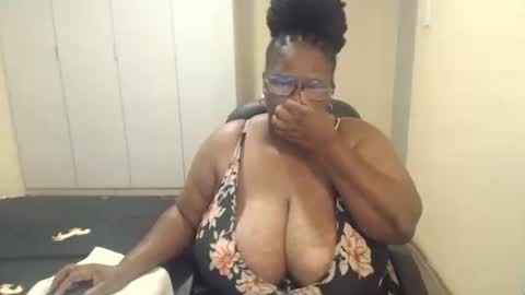 Snapshot of sweetnoziexxx chatting on February 21, 2025, 10:17 am sweetnoziexxx online show from February 21, 2025, 10:17 am