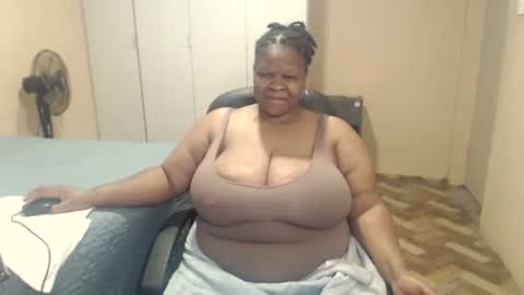 sweetnoziexxx online show from May 8, 2026, 7:19 pm