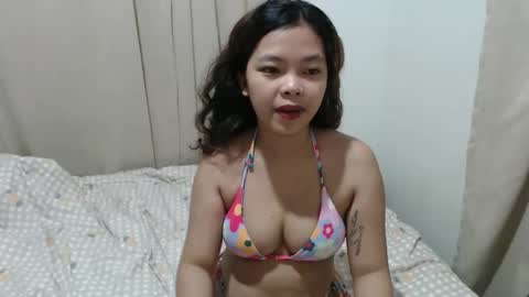 Snapshot of sweetpetitedates chatting on February 1, 2026, 8:07 pm Agathababes online show from February 1, 2026, 8:07 pm