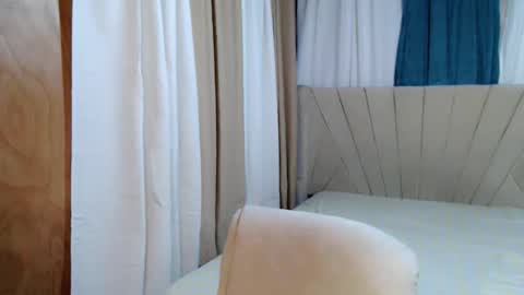 Snapshot of sweetprincess_athena chatting on November 25, 2025, 2:11 am Princess Ella online show from November 25, 2025, 2:11 am