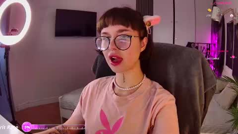 Snapshot of sweetriso chatting on June 8, 2026, 8:20 pm Alice online show from June 8, 2026, 8:20 pm