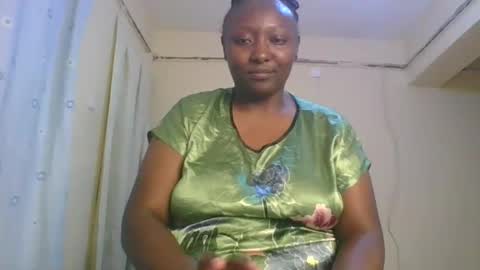 Snapshot of sweetrose2049 chatting on May 29, 2026, 3:43 pm Rose Watetu online show from May 29, 2026, 3:43 pm