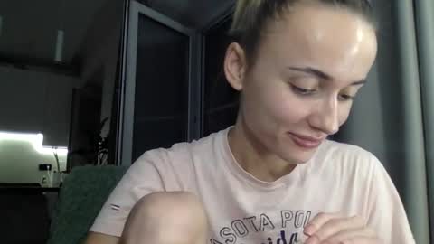 sweetsatalana online show from May 15, 2026, 10:28 pm
