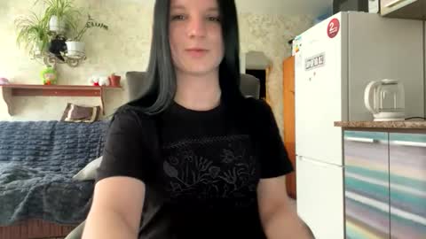 Snapshot of sweetshy99 chatting on April 15, 2026, 1:07 pm Sweet Shy online show from April 15, 2026, 1:07 pm