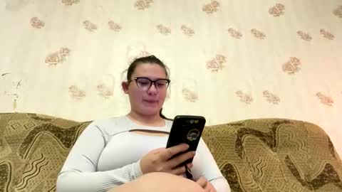 Snapshot of sweetsinua chatting on March 27, 2026, 9:14 pm sweetsinua online show from March 27, 2026, 9:14 pm