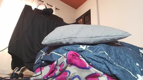 dulce online show from October 24, 2025, 2:57 pm