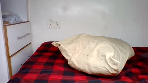 sweett_amberr online show from February 25, 2026, 12:15 pm