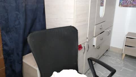 sweett_candy1 online show from September 24, 2025, 3:43 am